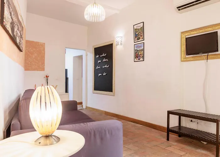 Cozy House In Pepi Street *